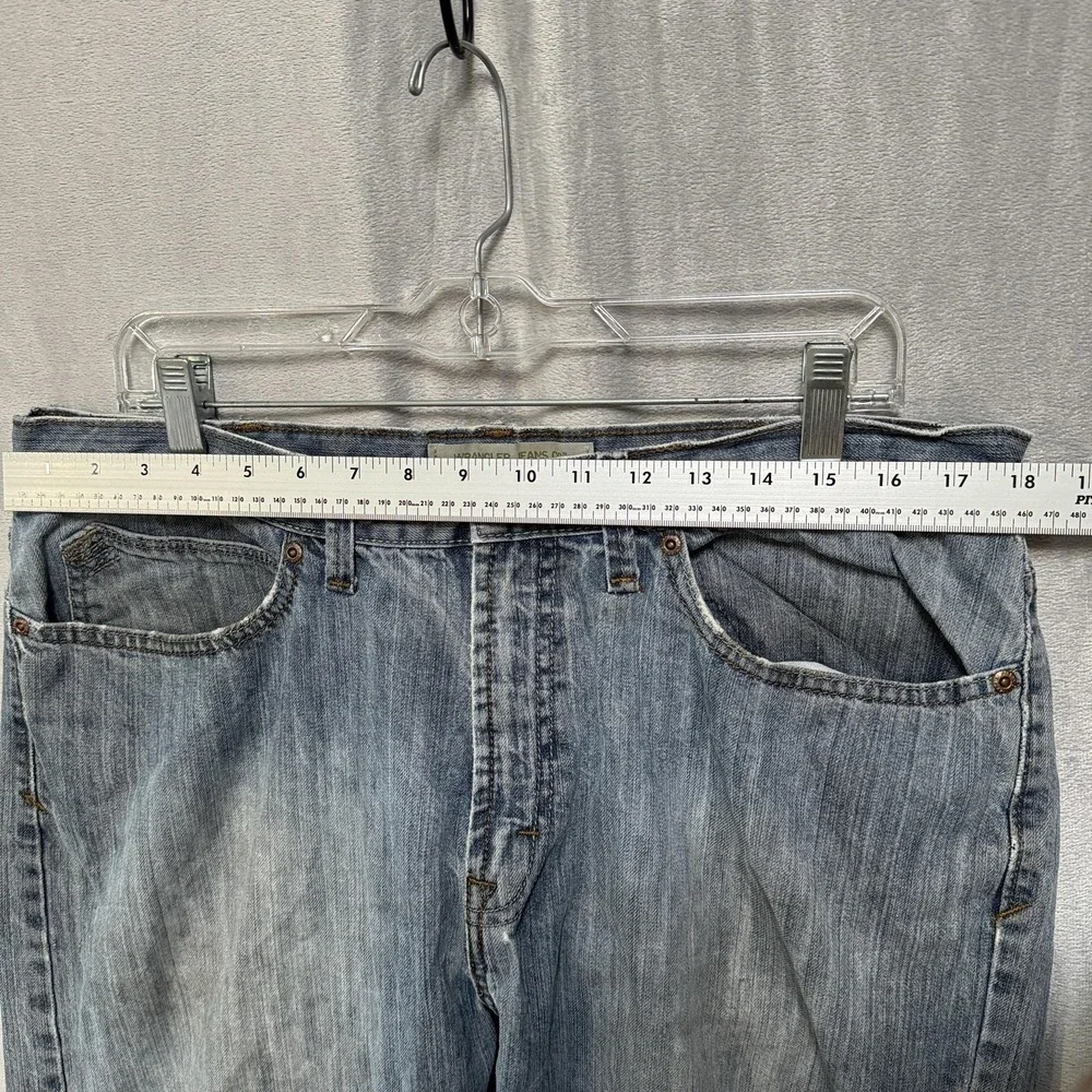 Wrangler Jeans Co Straight Fit Jeans Mens‎ 36x30 Distressed Rip Knee Workwear